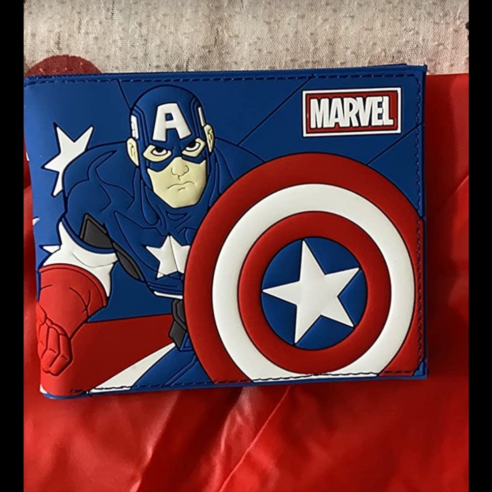 New Captain America bi fold wallet